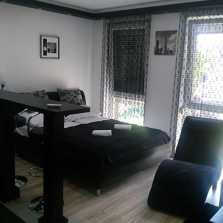 Feszek Apartman Debrecen Zimmer foto
