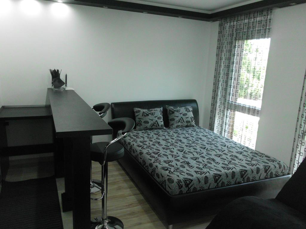 Feszek Apartman Debrecen Zimmer foto