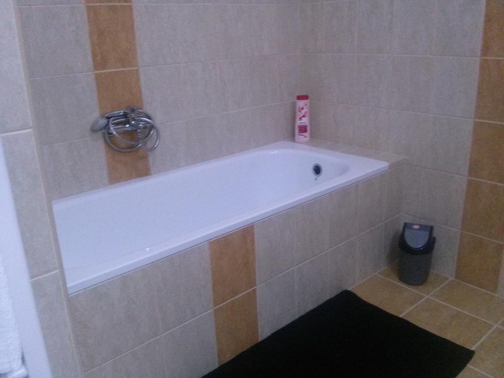 Feszek Apartman Debrecen Zimmer foto